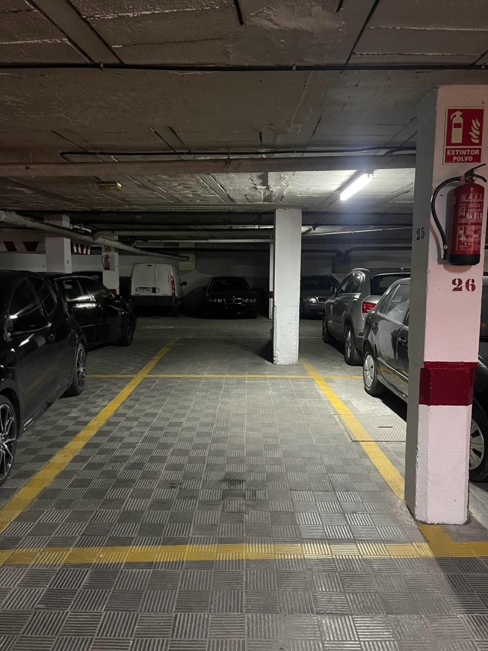 Rt74 Calle Rodrigo De Triana Con Opcion De Parking Apartamento *