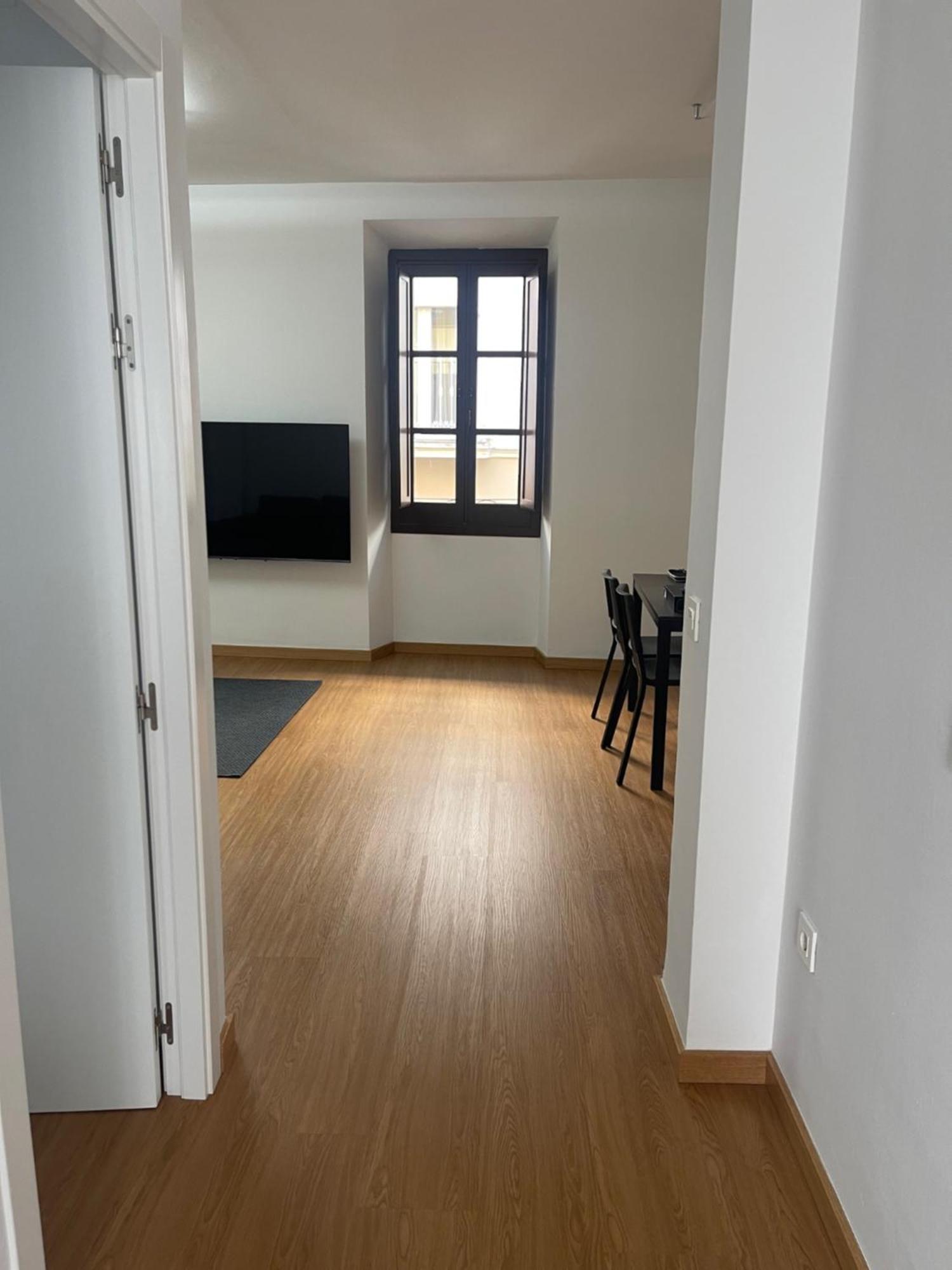 Apartamento Rt74 Calle Rodrigo De Triana Con Opcion De Parking *