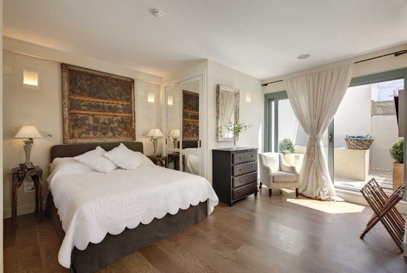 Hotel Corral Del Rey 3*
