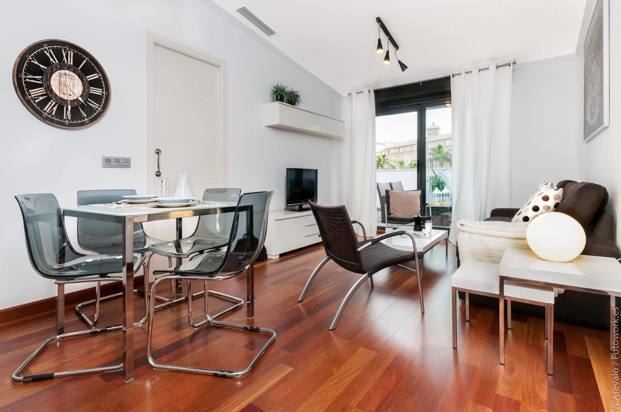 Apartamento Azz Torre De La Plata Sevilla