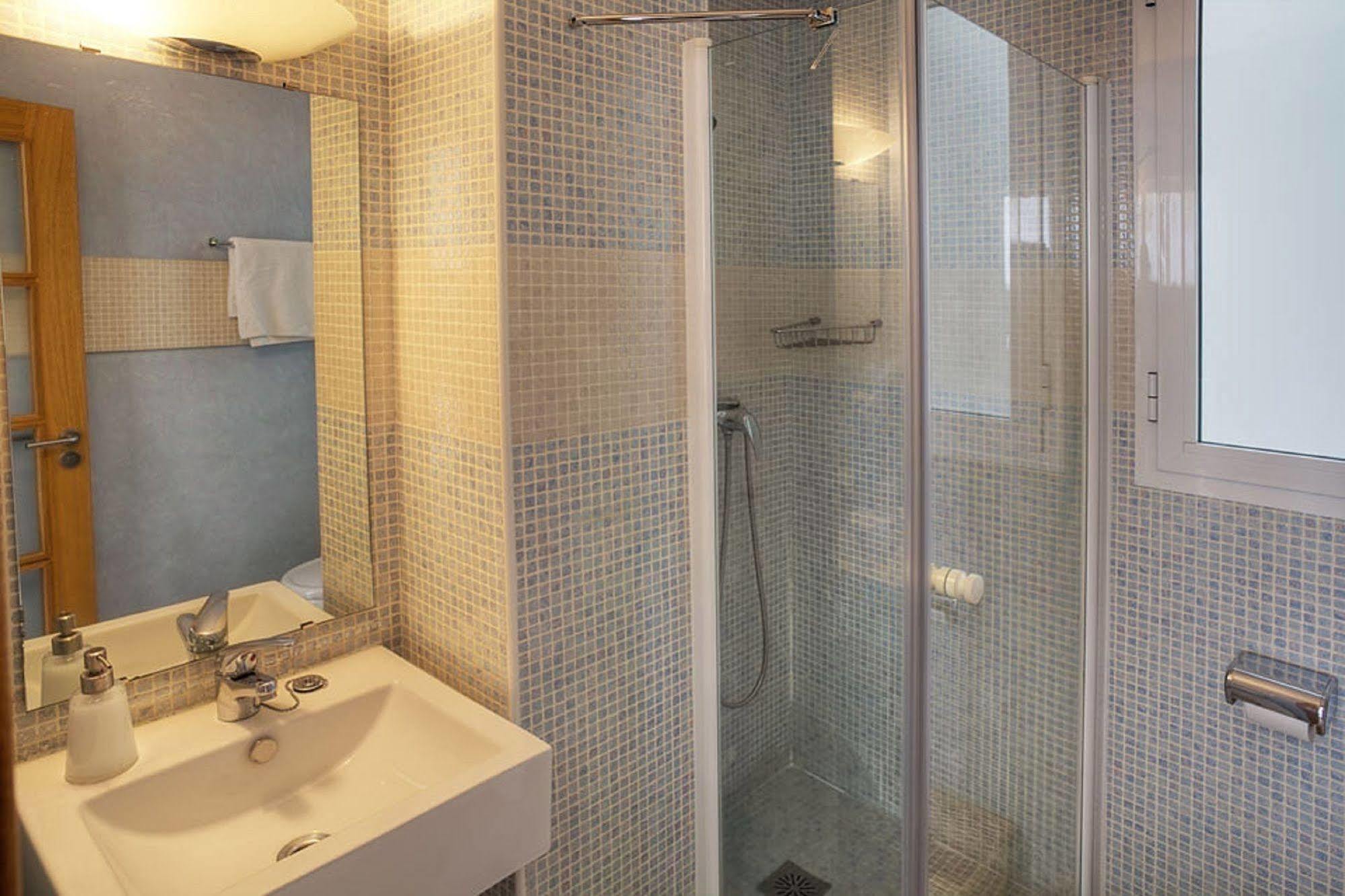 Mariano De Cavia Apartment
