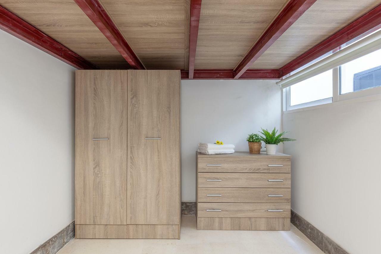 Apartamento Pasaje Amores Iz. · Tranquilidad Y Vida Cultural En Centro 4px