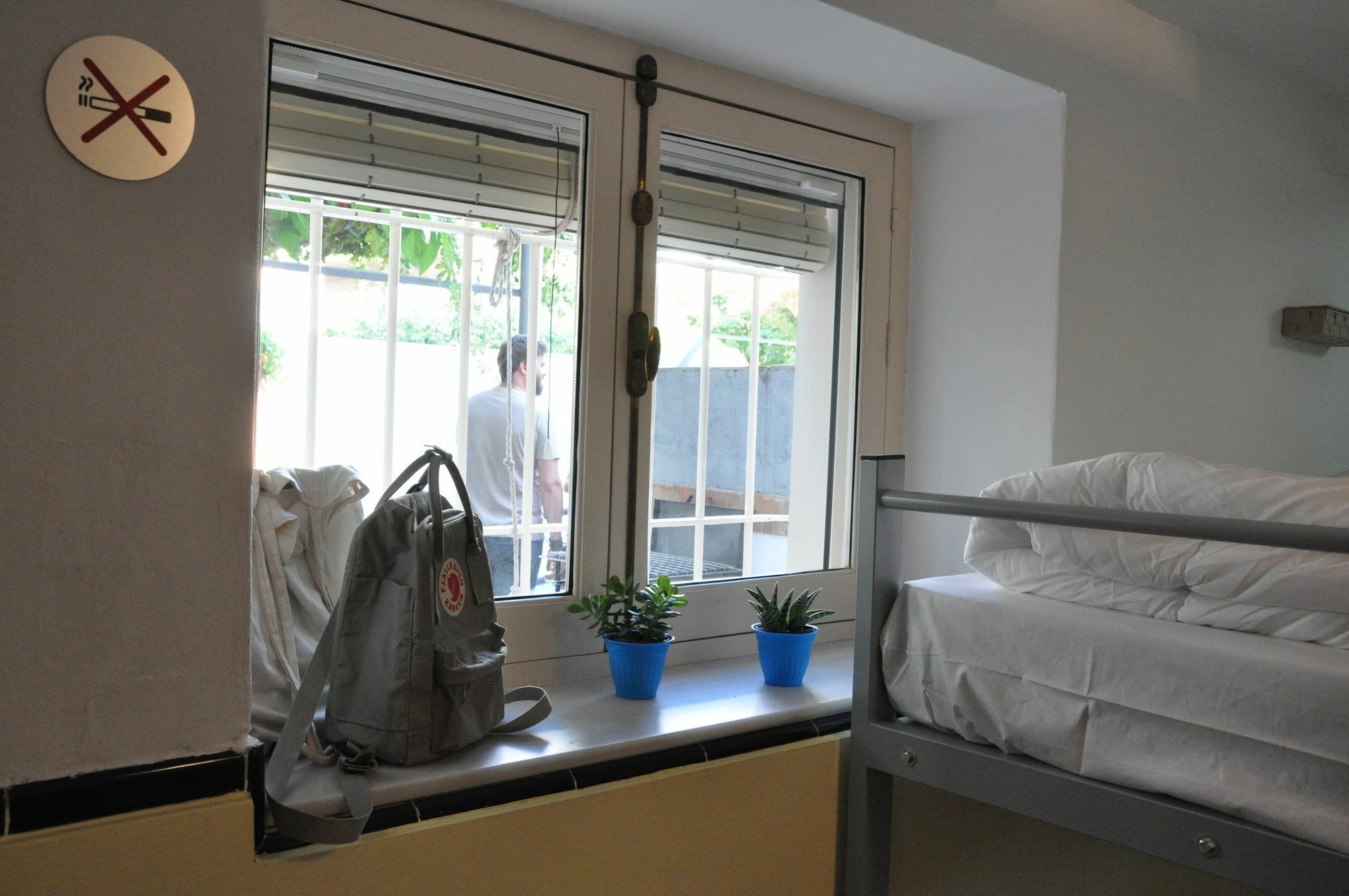 Hostal Lemon Garden *