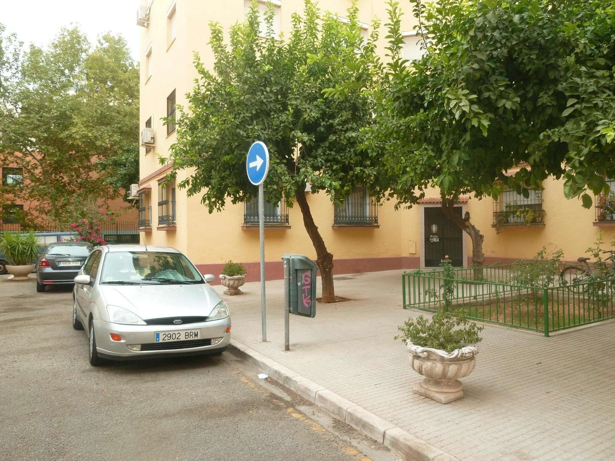 With 2 Bedrooms In Sevilla, With Wifi Apartment *
