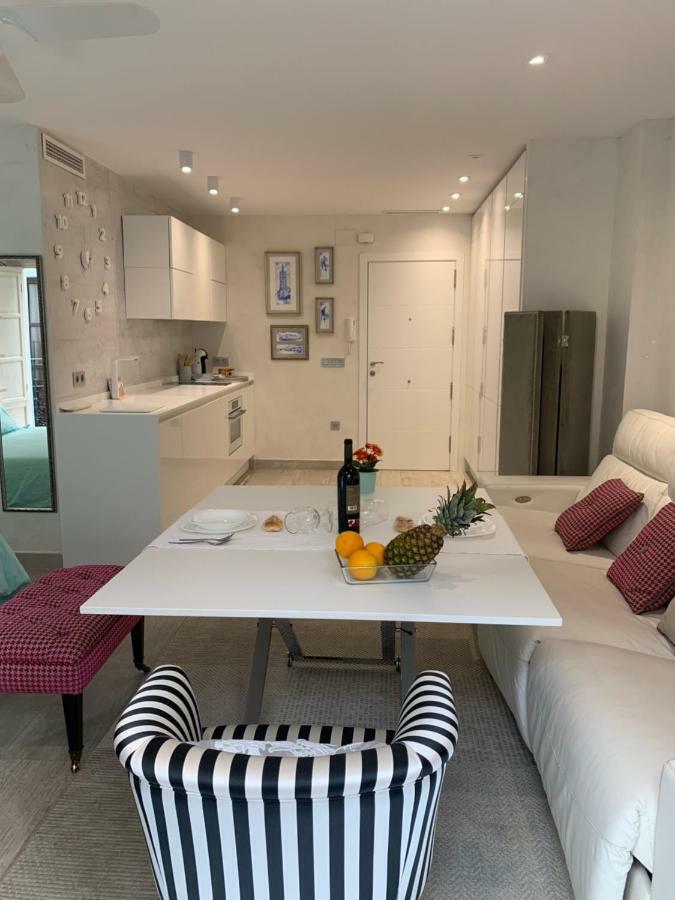 Cathedral Studio, Luxury In Cathedral Area, Parking Optional Sevilla