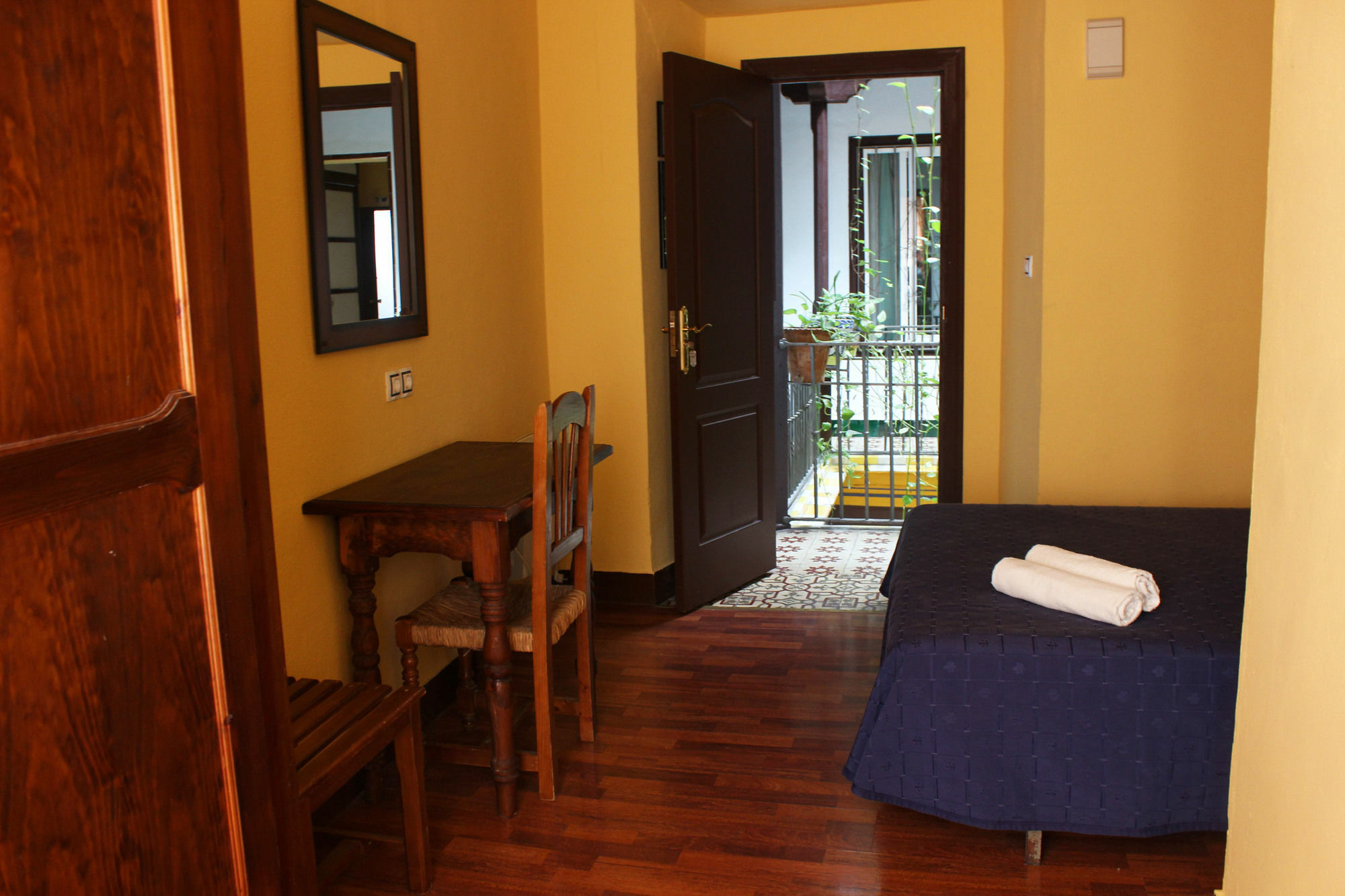 Lisdos Hotel