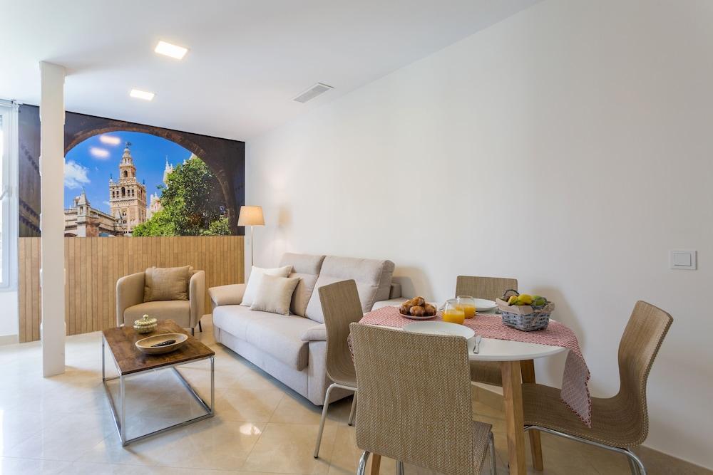 - Plaza De La Magdalena 4* Sevilla