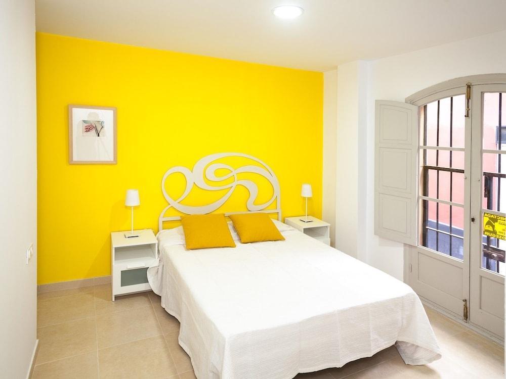 Hotel Reservaloen Plaza Del Salvador