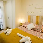 RentalSevilla Estiloso y luminoso apartamento en pleno centro