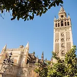 Plaza de España Deluxe Suites