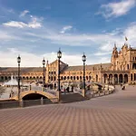 Plaza de España Deluxe Suites