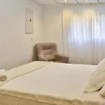 Apartsuite B&R Triana Arellano