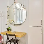 Apartsuite B&R Triana Arellano