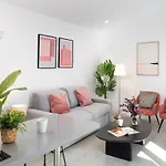 Correduria Suites Apartments