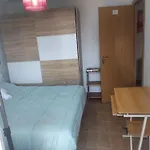 Cosy Apartment With Shared Balcony