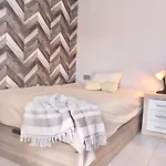 Santa Justa Dodo Apartment