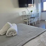 Triana Apartahotel