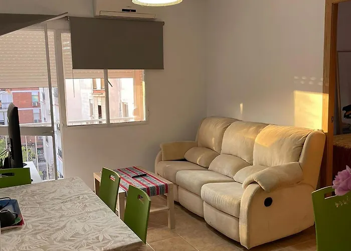 Cosy Apartment With Shared Balcony