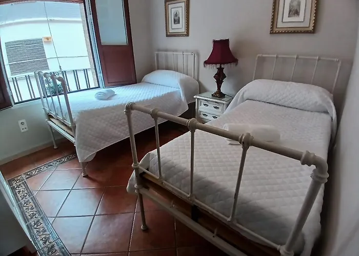 Budget And Lovely Rooms Macarena B
