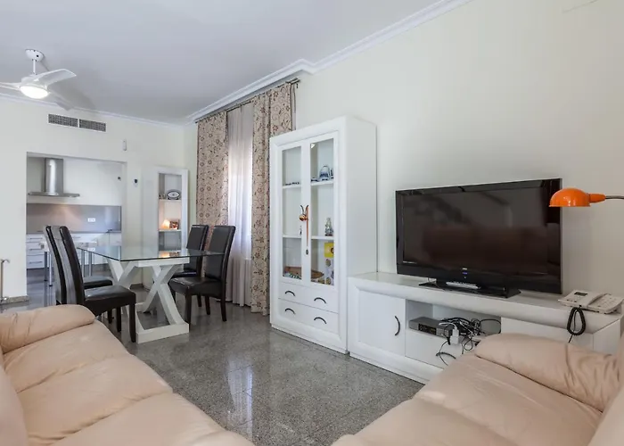 Holiday Home Nervion: Ciudad Jardin