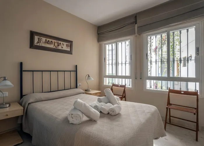 RentalSevilla Moderno y comodo apartamento en Santa Cruz con Parking