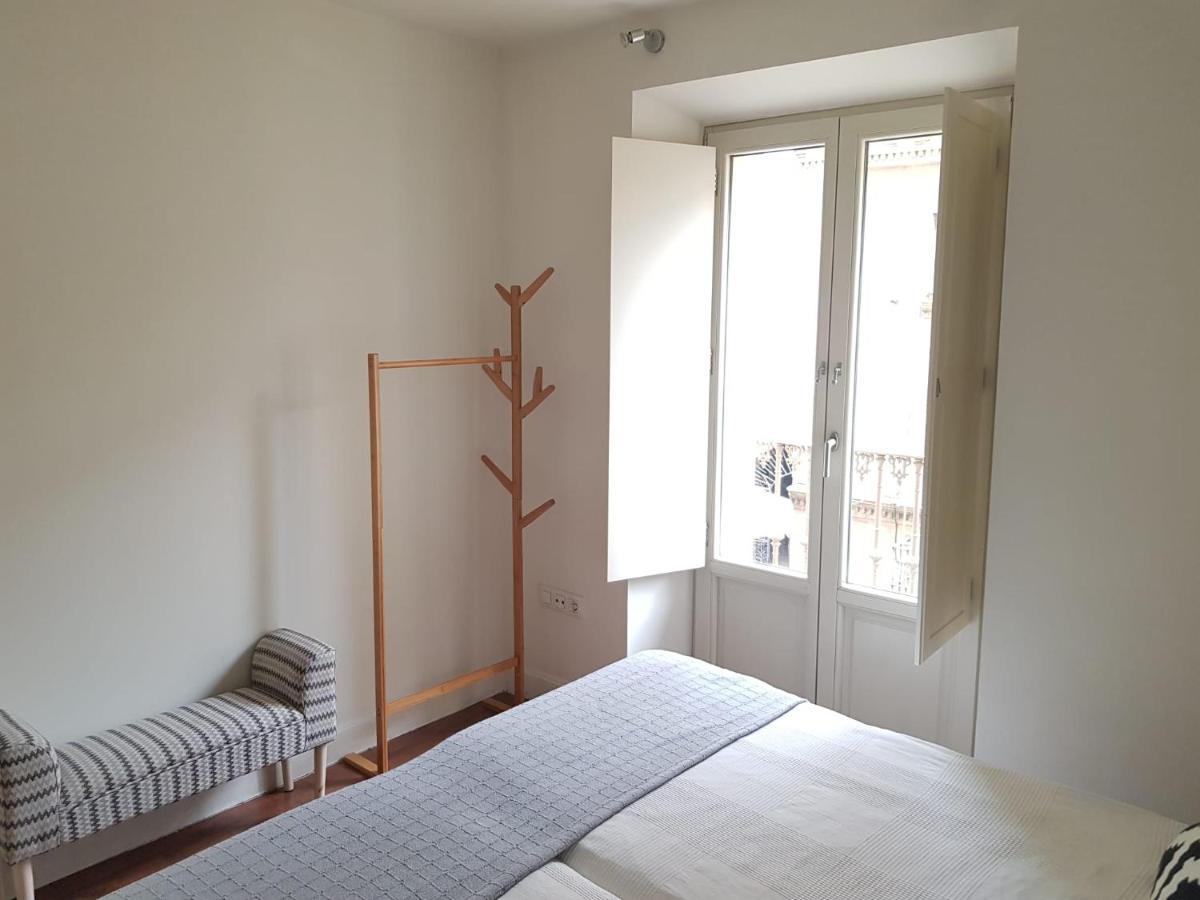 Street Cathedral Apartment *