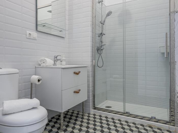Encantos De Triana Y Comodidad Fernando Iv B C Apartment *
