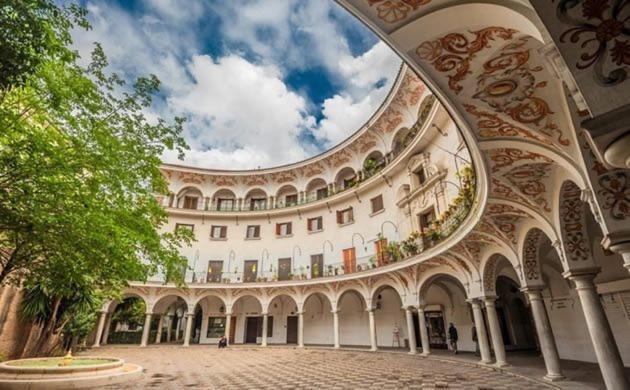 Casa Palacio El Condestable De Bed and breakfast *