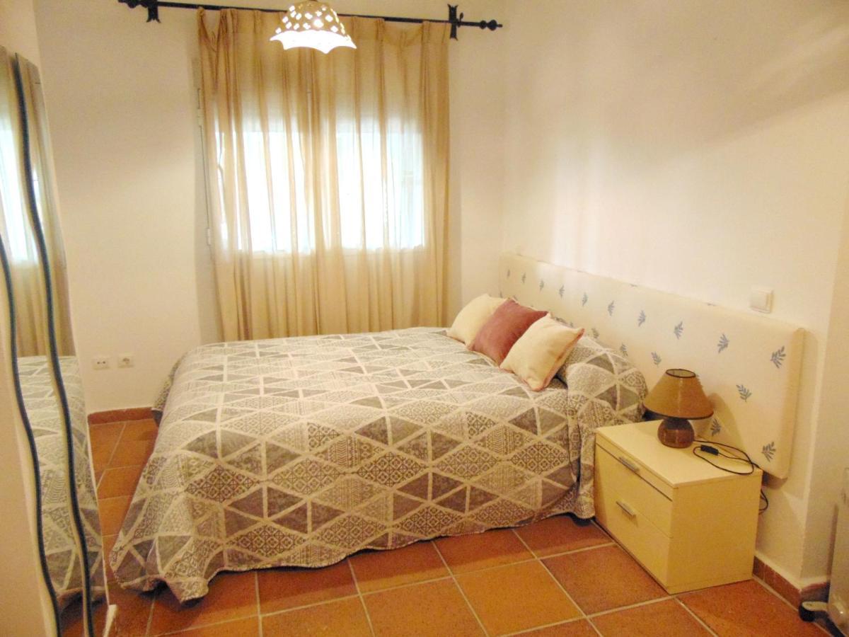 4 Bedrooms House With Enclosed Garden And Wifi At Sanlucar La Mayor Сasa de vacaciones Sevilla