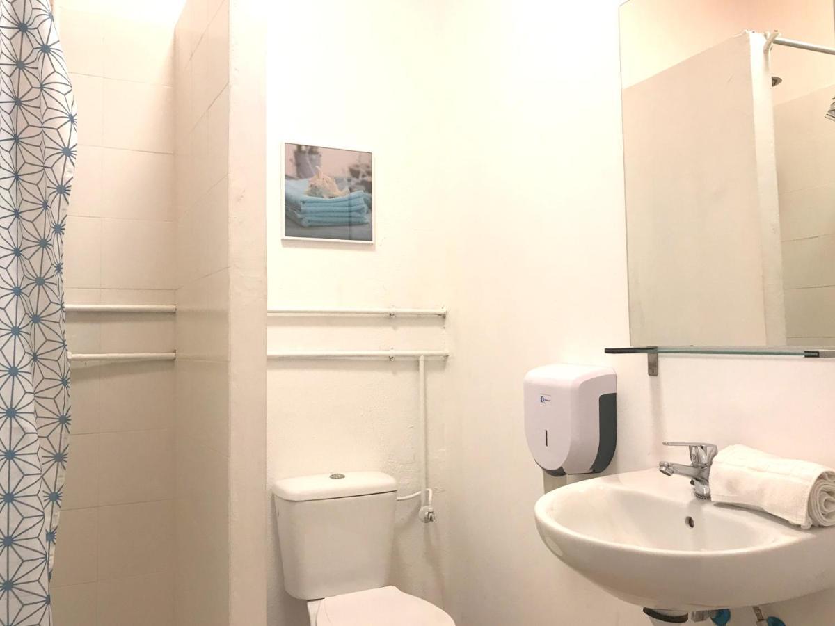 Arc House Only Adults Hostal