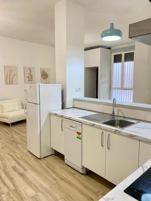 Apartamento Flamenca Triana - Totalmente Equipado Wifi 2d Sofas Camas 2 Baños *