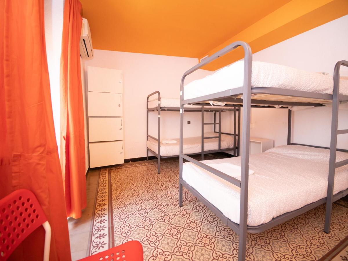 Arc House Only Adults Hostal