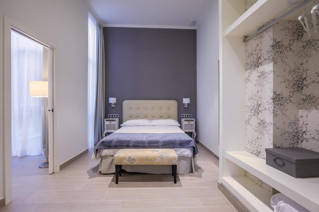 Puerta Catedral Vinuesa15 Apartamento Sevilla