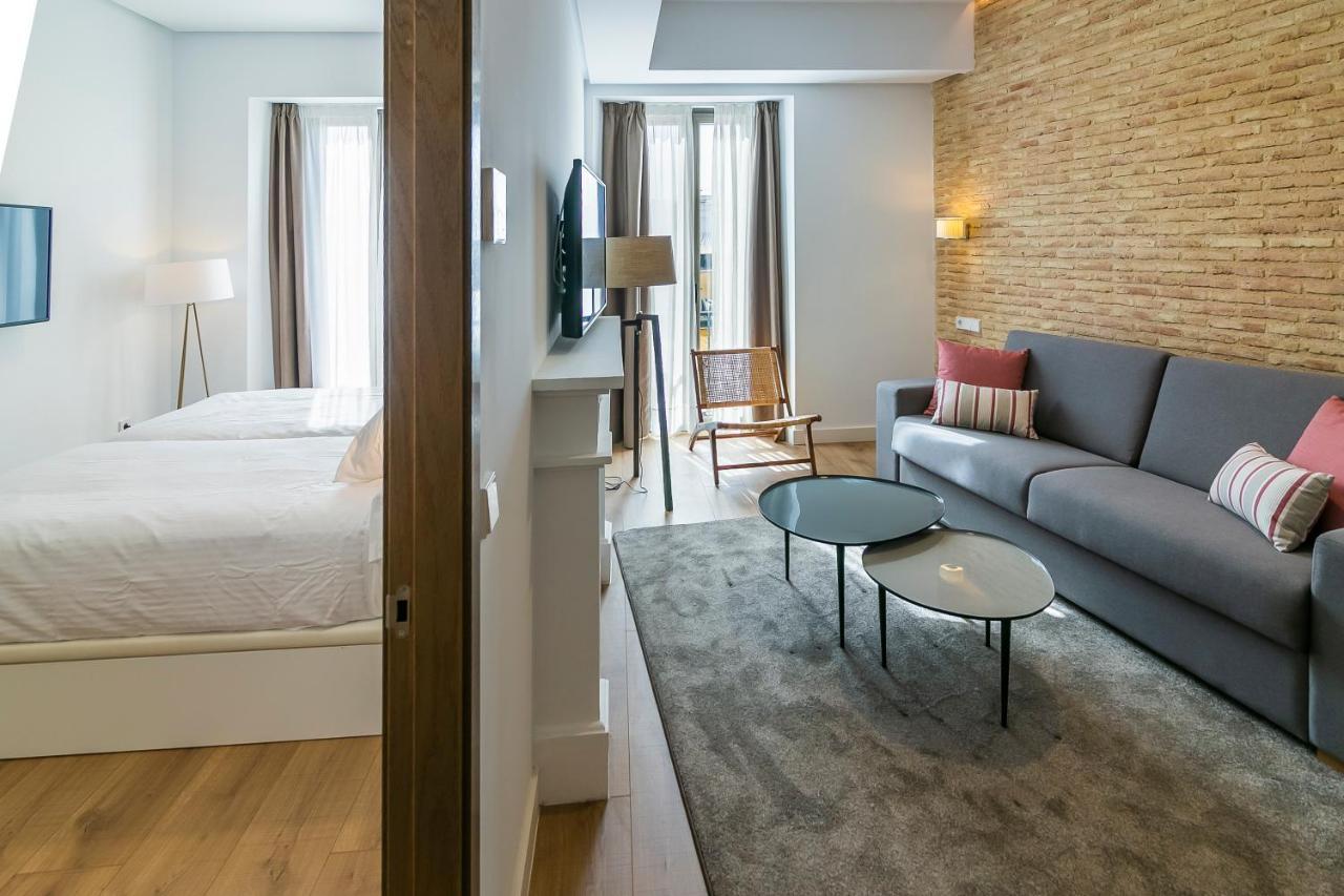 Aquitania Apartahotel