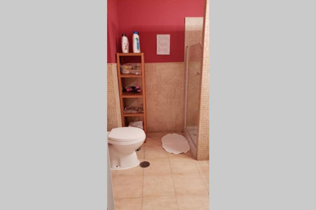 ,piso Completo En Buena Zona,wifi Y Aparcamiento Sevilla