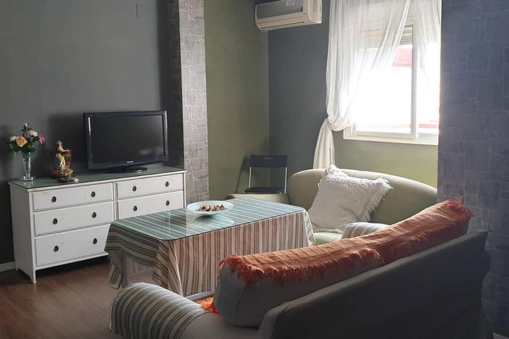 Apartamento ,piso Completo En Buena Zona,wifi Y Aparcamiento *