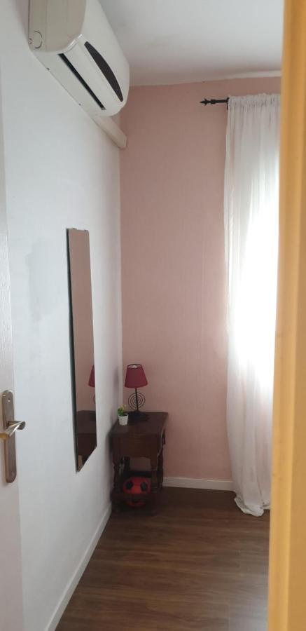 Apartamento ,piso Completo En Buena Zona,wifi Y Aparcamiento