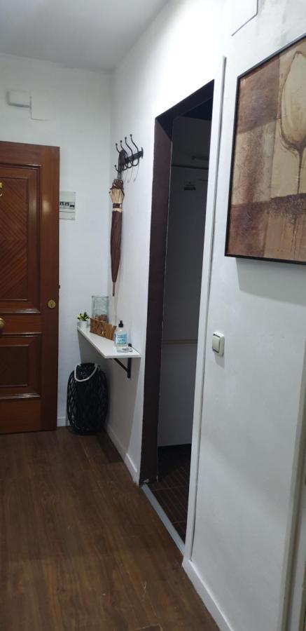 Apartamento ,piso Completo En Buena Zona,wifi Y Aparcamiento Sevilla