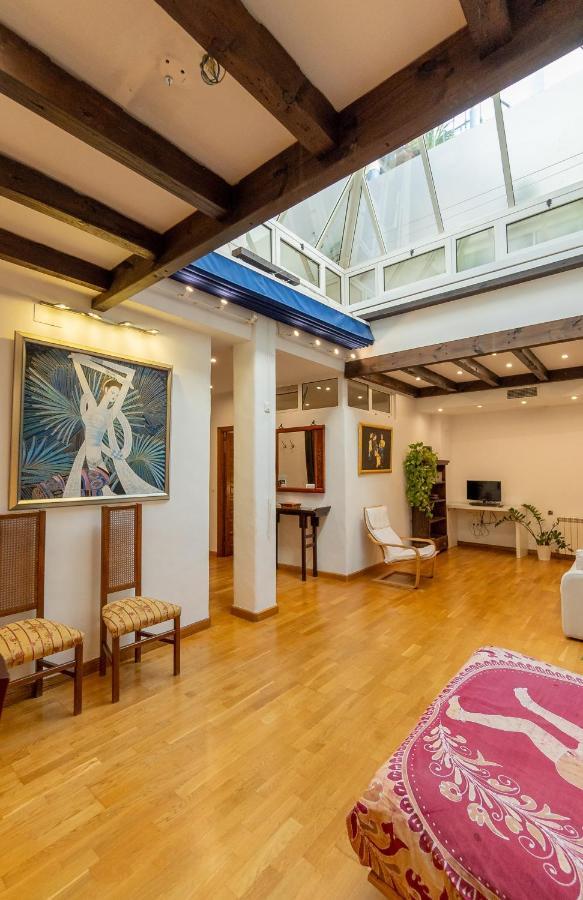 La Piramide Apartment