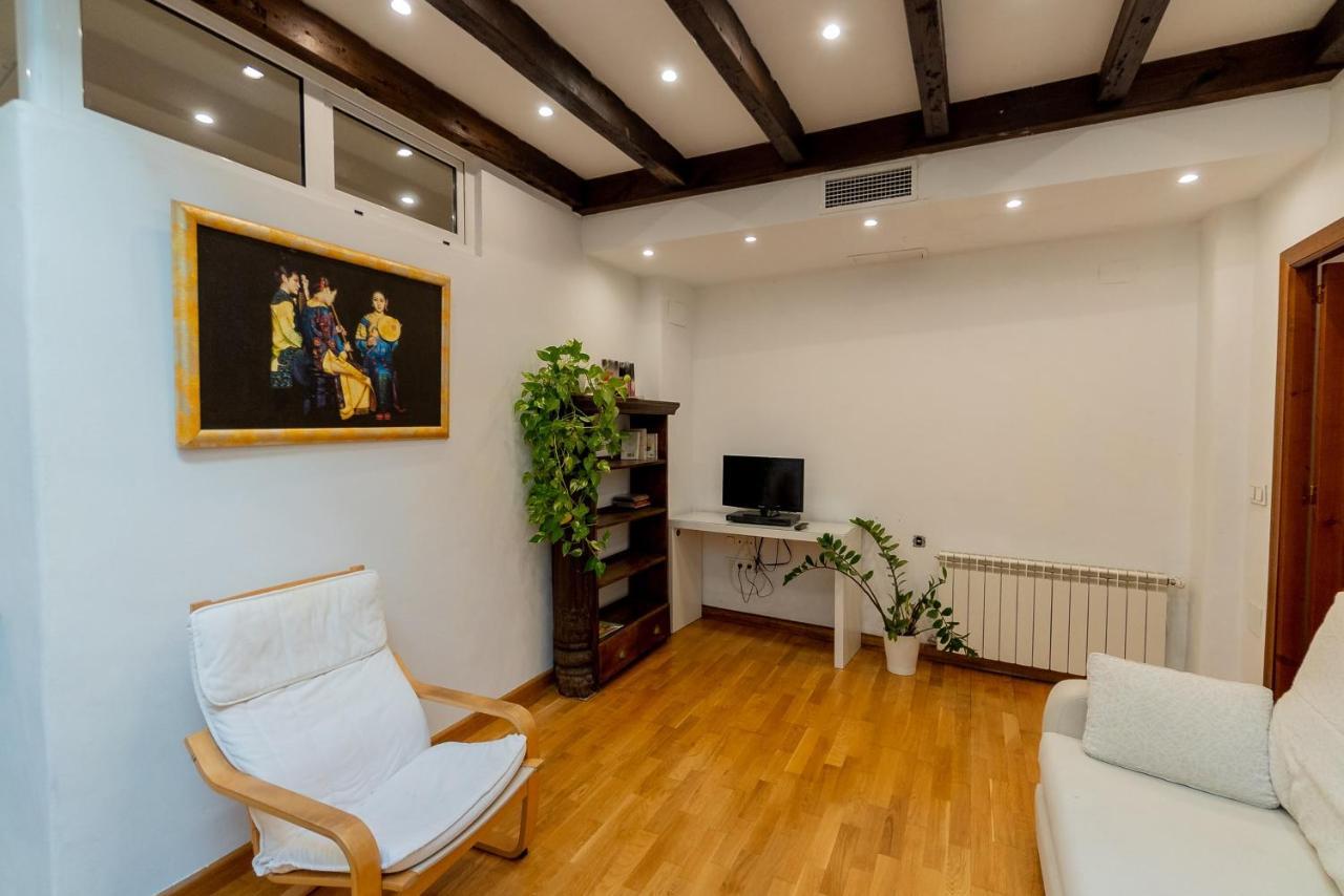 La Piramide Apartment *