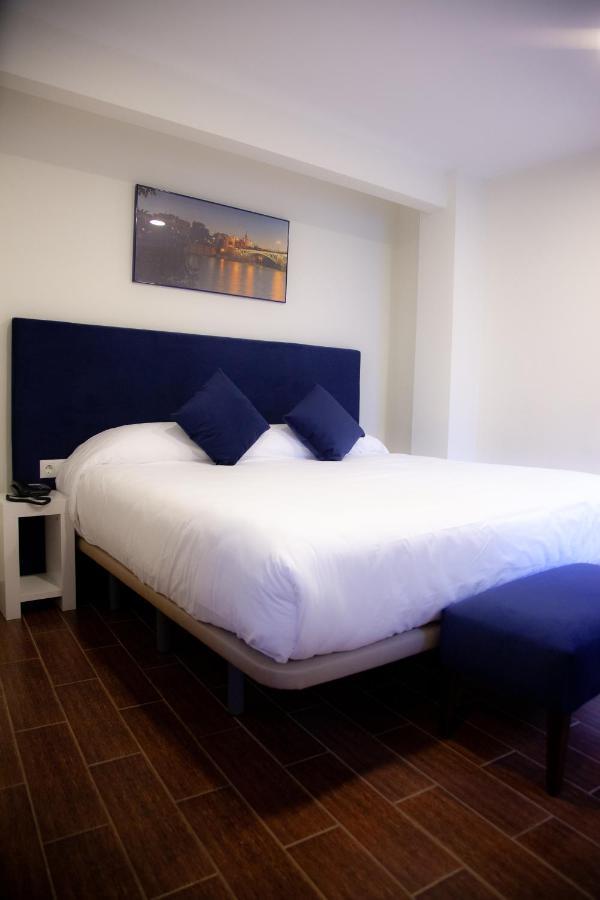 Hotel Noches En Triana 2*