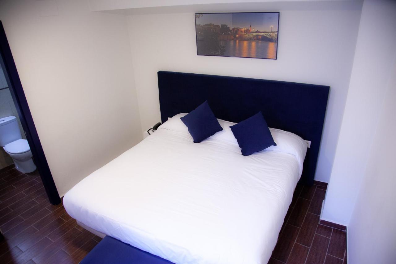 Hotel Noches En Triana