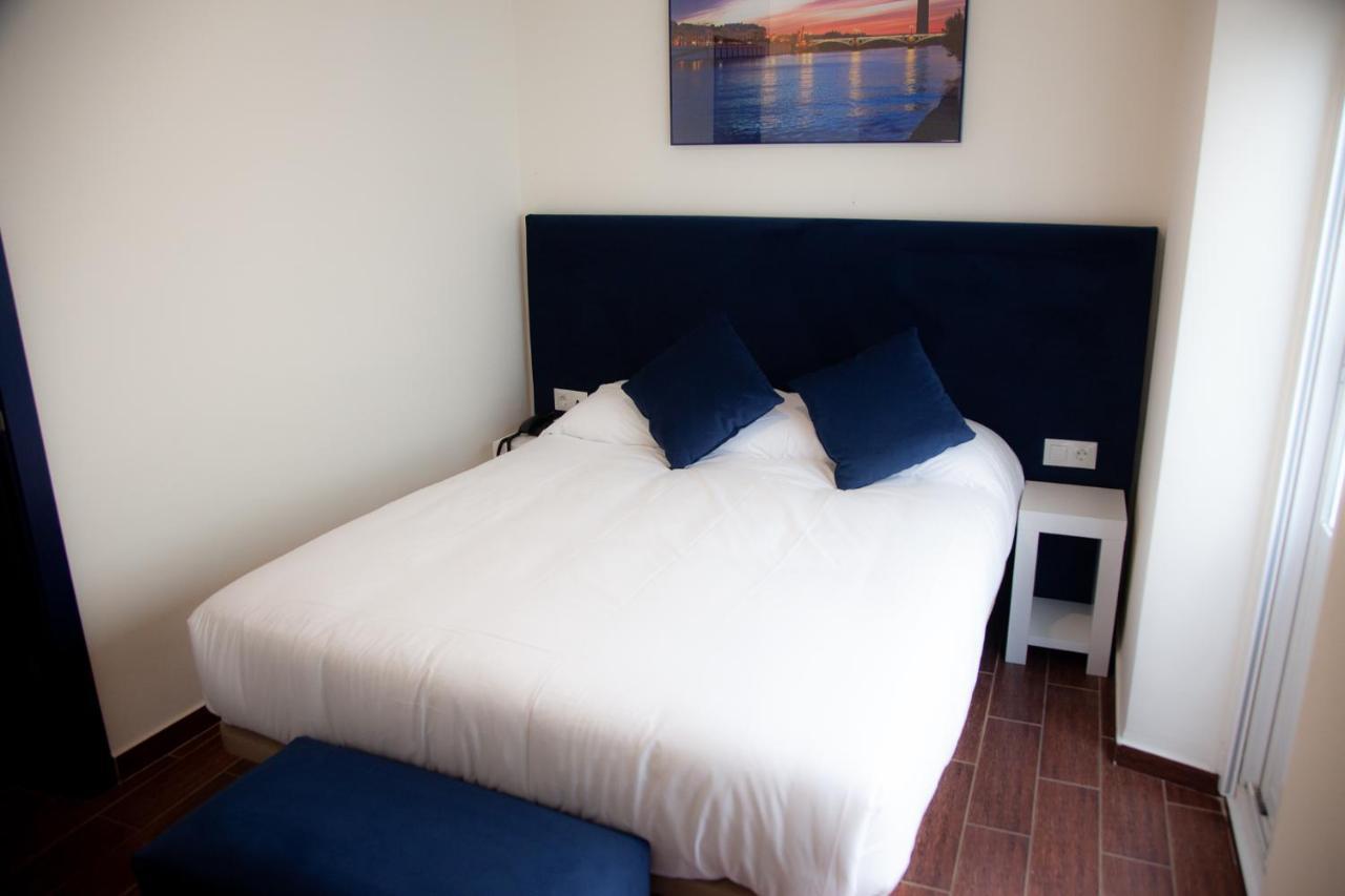Hotel Noches En Triana 2*