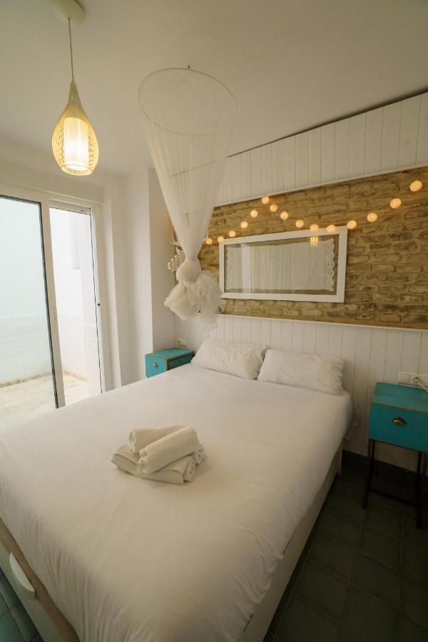 Rentalsevilla Rentalsevilla Moderno Apartamento En El Centro Con Patio * Seville
