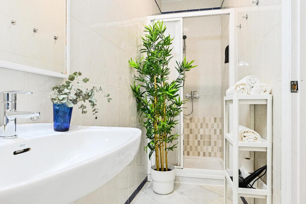 Anfitrion 4 * Seville