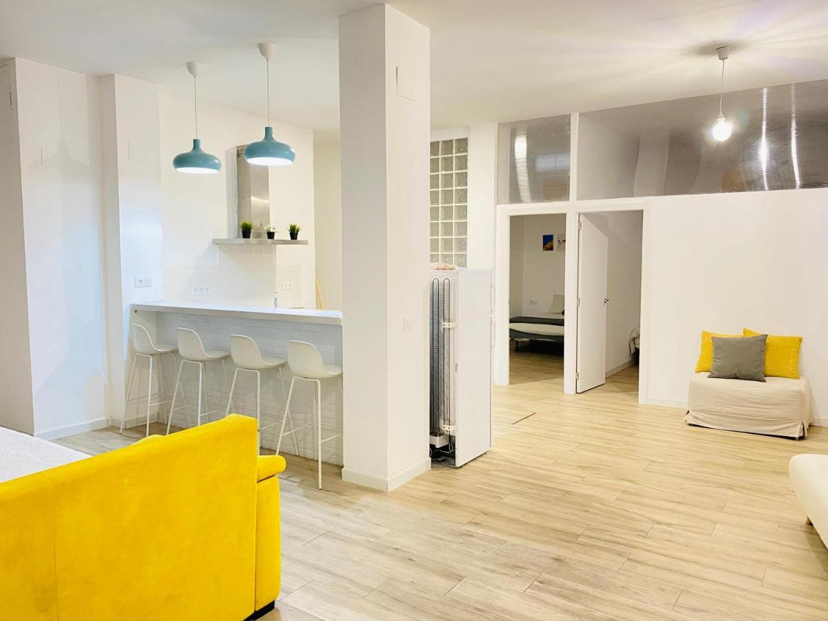 Apartamento Flamenca Triana - Totalmente Equipado Wifi 2d Sofas Camas 2 Baños *