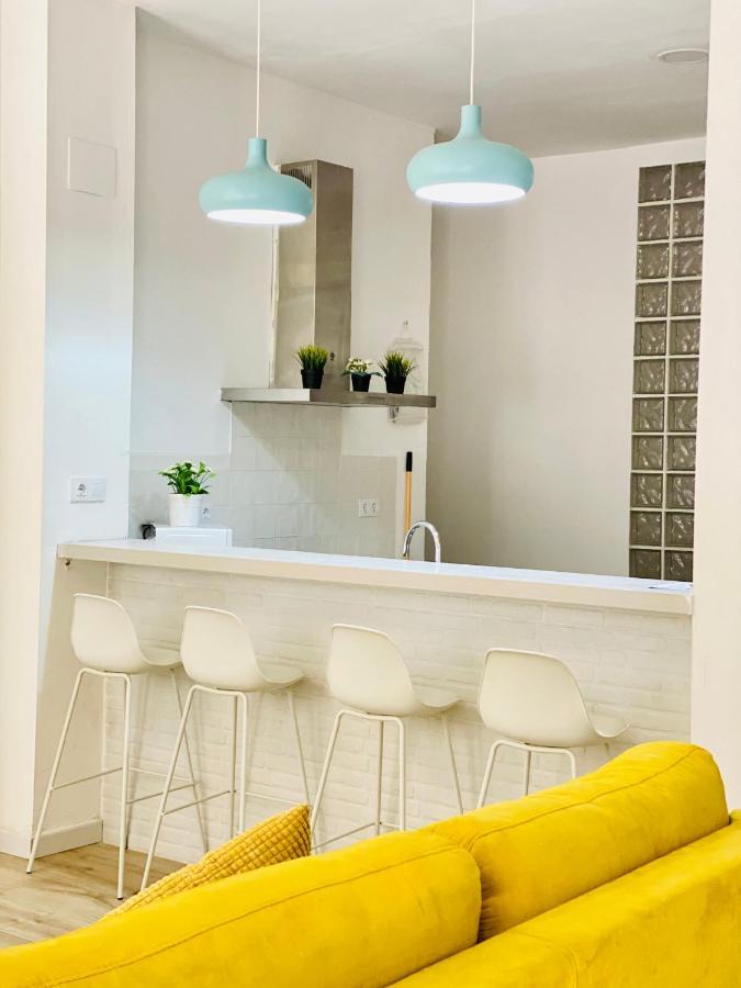 Apartamento Flamenca Triana - Totalmente Equipado Wifi 2d Sofas Camas 2 Baños