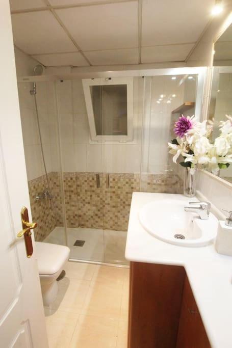 Clasica: Amigos Y Familia. Parking Gratis! Apartamento Sevilla