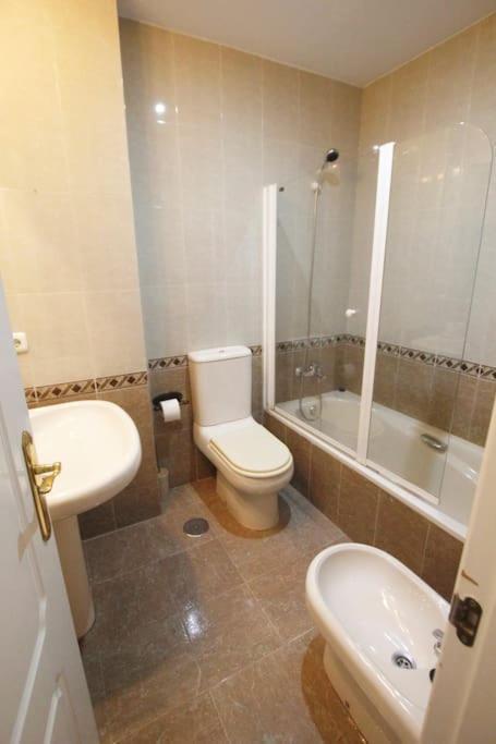 Apartamento Clasica: Amigos Y Familia. Parking Gratis!