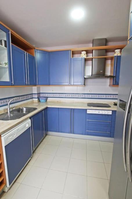 Clasica: Amigos Y Familia. Parking Gratis! Apartamento *